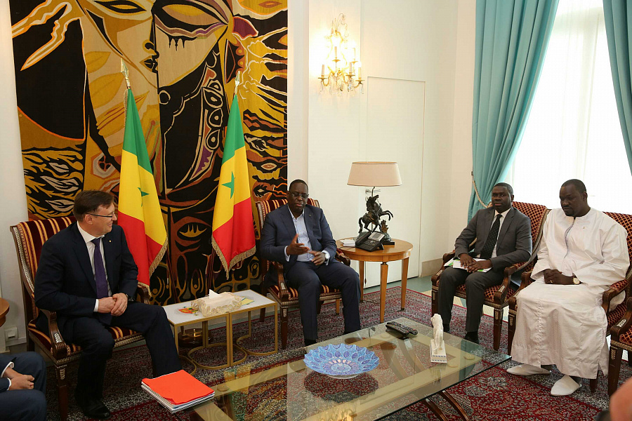 Руководитель «КАМАЗа» встретился с президентом Сенегала